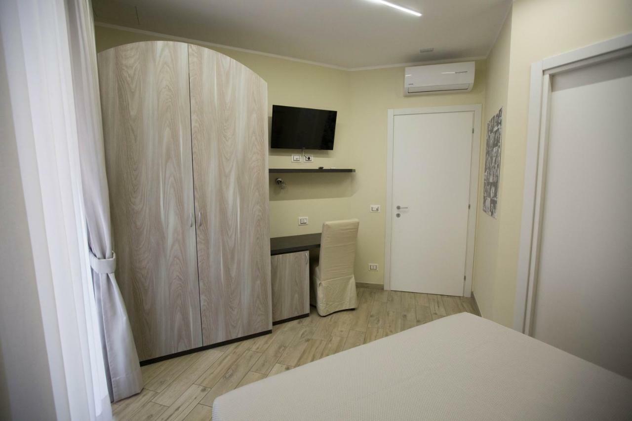 4 Rent Bed & Breakfast Albano Laziale Bagian luar foto
