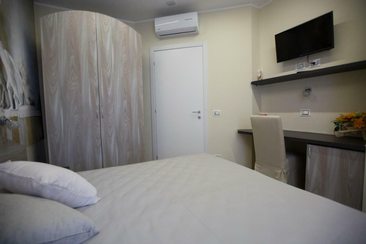 4 Rent Bed & Breakfast Albano Laziale Bagian luar foto